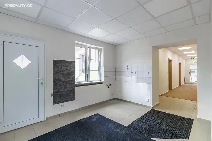 Prodej obchodního prostoru 246 m² Klapkova, Praha - Kobylisy