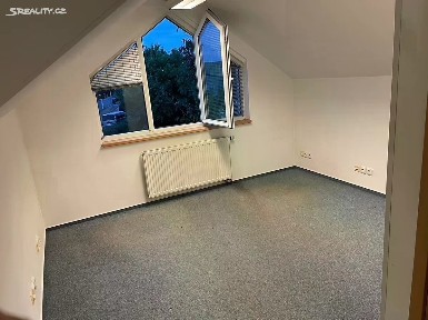 Pronájem kanceláře 29 m² V Oblouku, Čestlice