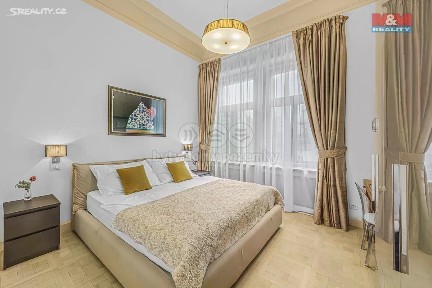 Pronájem bytu 2+kk 70 m² Pařížská, Praha - Staré Město