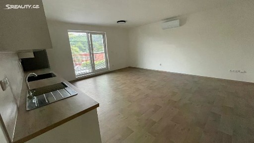 Pronájem bytu 1+kk 42 m² Zlín - Prštné