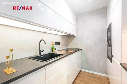 Prodej bytu 2+kk 41 m² Ciolkovského, Praha - Ruzyně