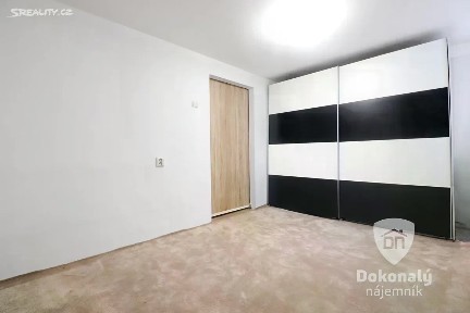 Pronájem bytu 2+1 48 m² Komenského, Unhošť