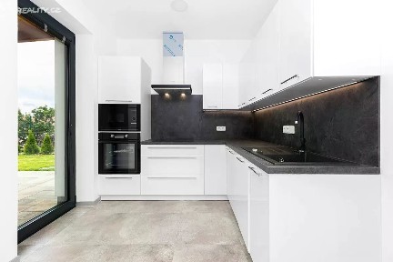 Pronájem bytu 2+kk 64 m² Na Vinicích, Hradec Králové