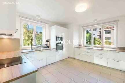 Pronájem rodinného domu 277 m², pozemek 800 m² K vodojemu, Praha - Smíchov