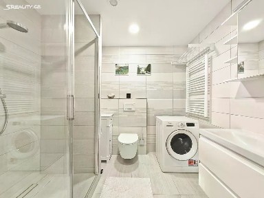 Pronájem bytu 1+1 32 m² Exnárova, Hradec Králové - Moravské Předměstí