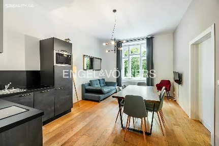 Praha, Praha 8, Karlín, Kaizlovy sady, 9