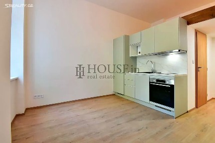 Pronájem bytu 1+kk 21 m² Sokolská, Praha - Nové Město