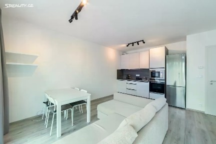 Pronájem bytu 1+kk 40 m² Roudnická, Praha - Střížkov