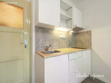Pronájem bytu 1+kk 23 m² Na Březince, Praha - Smíchov