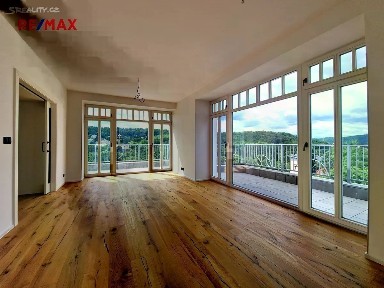 Pronájem vily 676 m², pozemek 2131 m² Branická, Praha - Braník