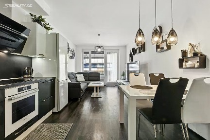 Praha, Praha 10, Dolní Měcholupy, Honzíkova, 16