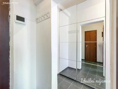 Pronájem bytu 2+1 59 m² Údolní, Praha - Braník