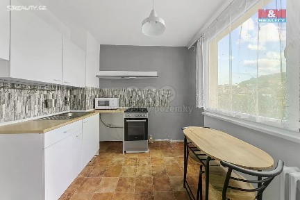 Ústí nad Labem, Severní Terasa, Stavbařů, 1