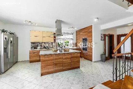 Pronájem rodinného domu 350 m², pozemek 996 m² Pod viaduktem, Praha - Stodůlky