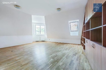 Prodej bytu 3+1 104 m² Jaurisova, Praha - Nusle