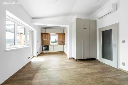 Pronájem bytu 3+kk 71 m² U Trati, Karlovy Vary - Bohatice