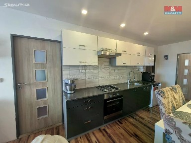 Prodej bytu 3+1 72 m² Nad Stadionem, Králův Dvůr