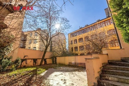 Prodej činžovního domu 728 m² Na Bojišti, Praha - Nové Město