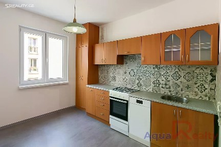 Pronájem bytu 2+1 57 m² S. K. Neumanna, Ostrov