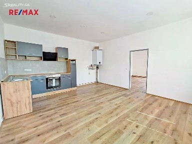 Pronájem bytu 2+kk 47 m² Masarykovo náměstí, Police nad Metují