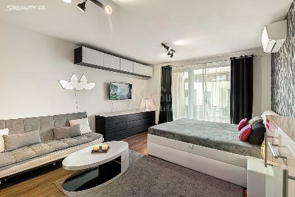 Prodej bytu 2+kk 54 m² Rýnská, Praha - Čakovice