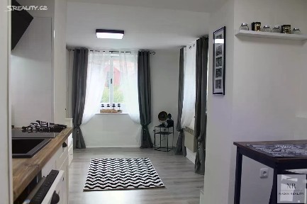 Pronájem bytu 1+1 26 m² Na Vyhlídce, Karlovy Vary