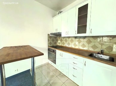 Pronájem bytu 1+kk 31 m² Kryzánkova, Karlovy Vary - Stará Role