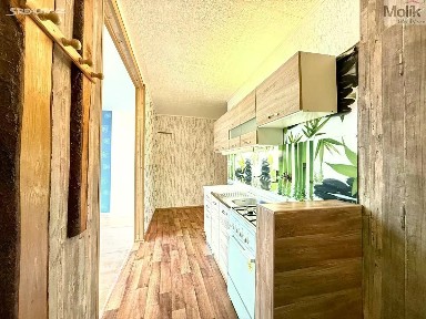 Meziboří, Most, J. A. Komenského