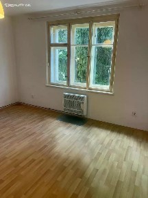 Pronájem bytu 1+kk 35 m² V předpolí, Praha - Strašnice