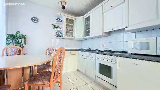 Prodej bytu 3+1 61 m² Kukučínova, Praha - Krč