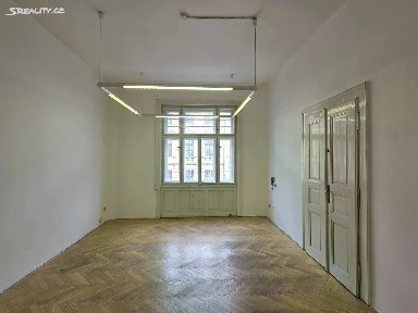 Hradec Králové, Gočárova třída, 6