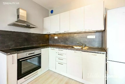 Pronájem bytu 1+kk 33 m² Sicherova, Praha - Kyje