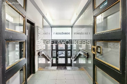 Pronájem kanceláře 190 m² Domažlická, Praha - Žižkov