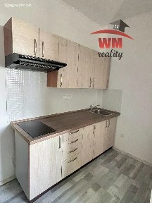 Pronájem bytu 1+kk 24 m² K Linhartu, Karlovy Vary - Doubí