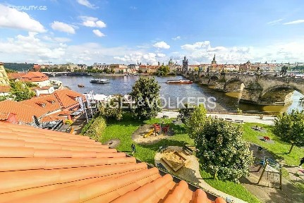 Pronájem bytu 2+kk 82 m² Na Kampě, Praha - Malá Strana