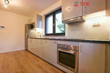 Pronájem rodinného domu 156 m², pozemek 338 m² Radešovská, Praha - Šeberov