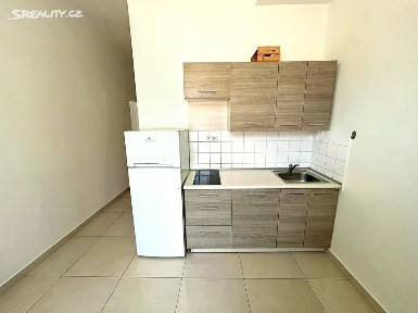 Pronájem bytu 2+kk 42 m² Strojírenská, Praha - Zličín