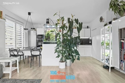 Prodej bytu 3+kk 80 m² Tryskovická, Praha - Čakovice