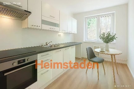 Pronájem bytu 2+1 49 m² Porubská, Ostrava - Poruba