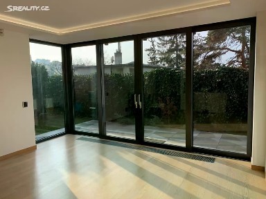 Prodej bytu 2+kk 62 m² Jeremenkova, Praha - Podolí