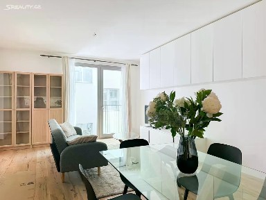 Pronájem bytu 3+kk 70 m² Křižíkova, Praha - Karlín