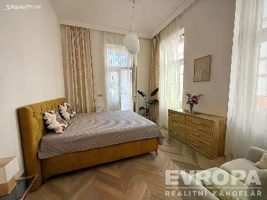 Pronájem bytu 2+kk 65 m² U Zvonařky, Praha - Vinohrady