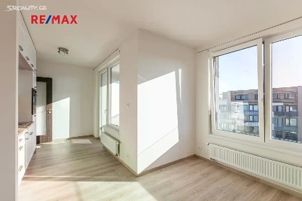 Pronájem bytu 1+kk 27 m² Ondrákové, Praha - Hlubočepy