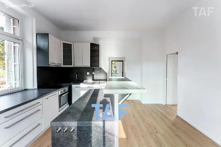 Prodej bytu 3+kk 131 m² Pikovická, Praha - Braník