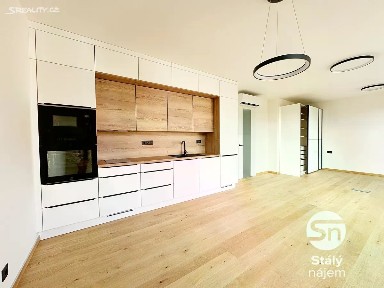 Pronájem bytu 1+kk 45 m² U Petřin, Praha - Břevnov