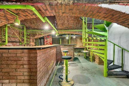 Prodej obchodního prostoru 222 m² Novovysočanská, Praha - Vysočany