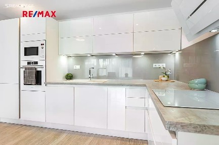 Prodej bytu 2+kk 48 m² Nepomuckých, Praha - Letňany