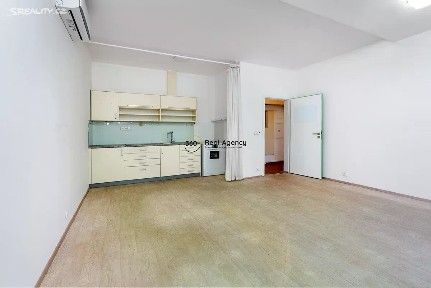 Prodej bytu 2+kk 47 m² Geologická, Praha - Hlubočepy