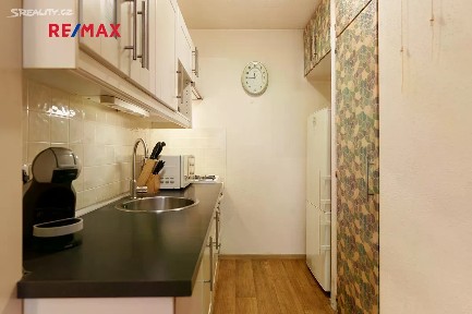 Prodej bytu 2+kk 43 m² Plickova, Praha - Háje