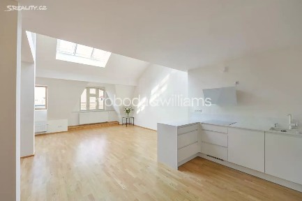 Praha, Praha 7, Bubeneč, Korunovační